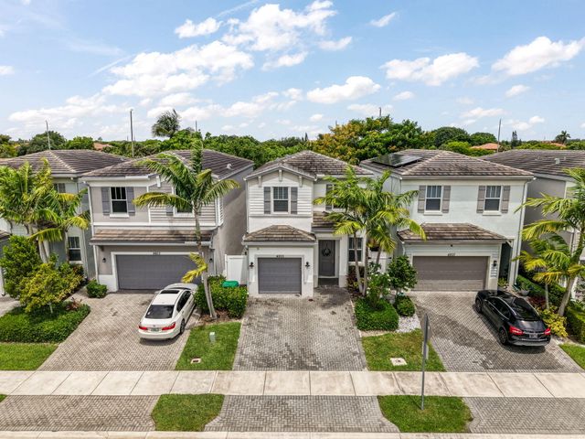 4805 NW 48th Terrace, Tamarac, FL 33319