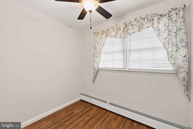 3 WINDSOR RD, Gibbsboro, NJ 08026