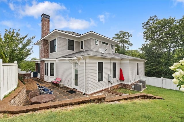 1850 N Clifton Avenue, Fayetteville, AR 72701