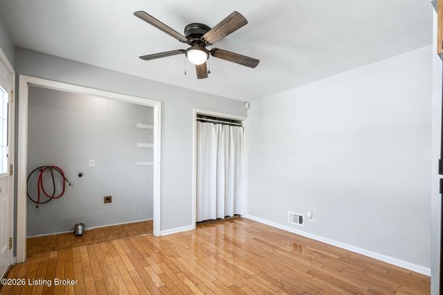 6603 Matthews Rd, Louisville, KY 40258