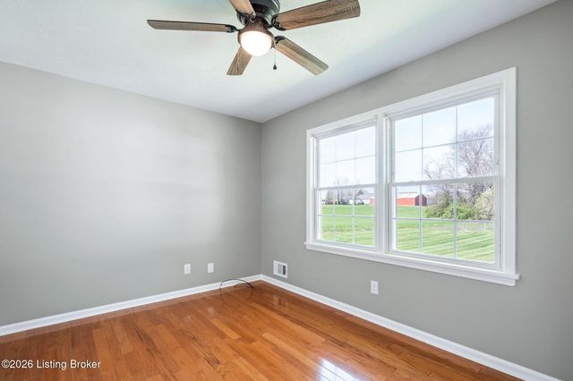 6603 Matthews Rd, Louisville, KY 40258