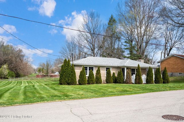 6603 Matthews Rd, Louisville, KY 40258