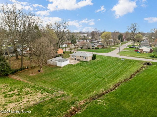 6603 Matthews Rd, Louisville, KY 40258