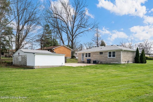 6603 Matthews Rd, Louisville, KY 40258