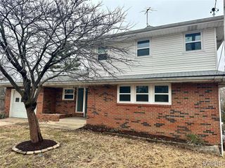 30 W Marietta Place, Alton, IL 62002