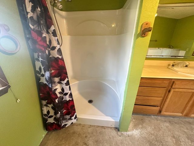 185 Powell Lane, Hemphill, TX 75948