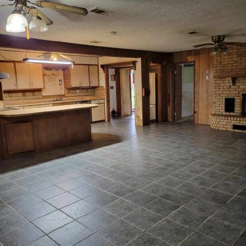 185 Powell Lane, Hemphill, TX 75948