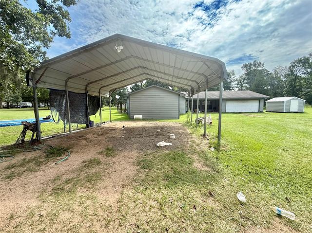 185 Powell Lane, Hemphill, TX 75948