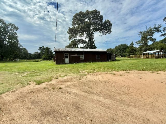 185 Powell Lane, Hemphill, TX 75948