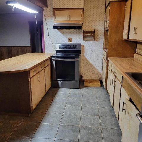 185 Powell Lane, Hemphill, TX 75948