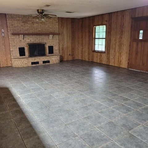 185 Powell Lane, Hemphill, TX 75948