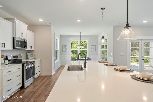 227 Hickory Lane, Hampstead, NC 28443