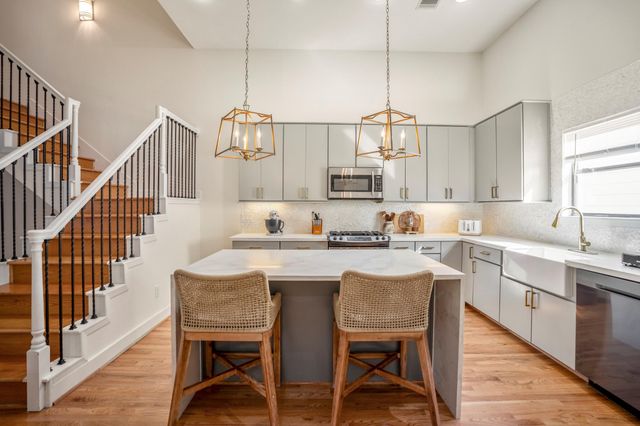 5841 Darling Street C, Houston, TX 77007