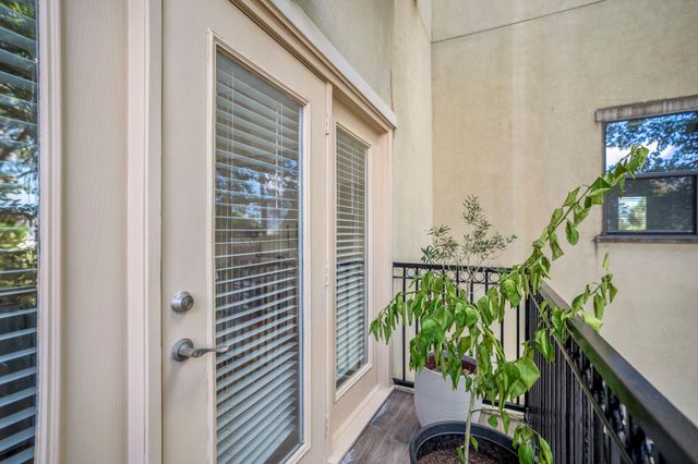 5841 Darling Street C, Houston, TX 77007