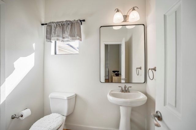 5841 Darling Street C, Houston, TX 77007