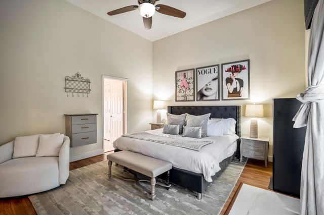 5841 Darling Street C, Houston, TX 77007