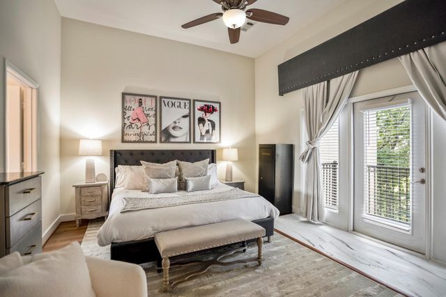 5841 Darling Street C, Houston, TX 77007