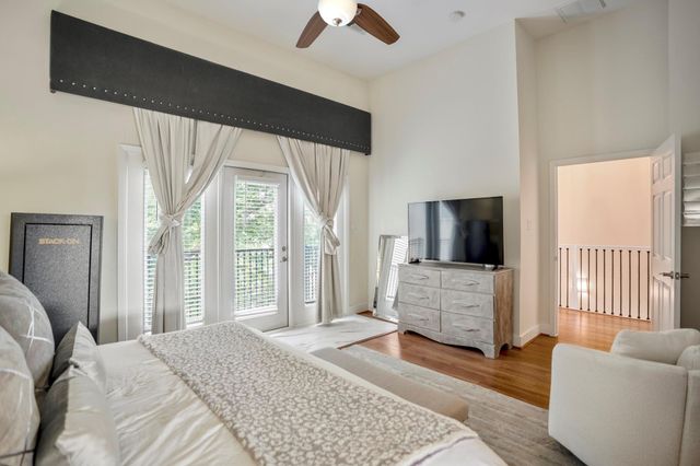 5841 Darling Street C, Houston, TX 77007