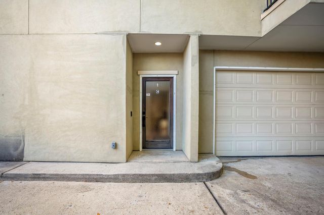 5841 Darling Street C, Houston, TX 77007