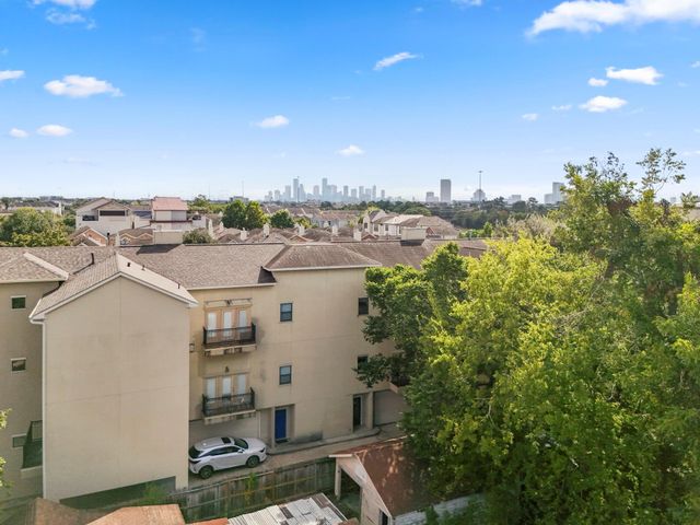 5841 Darling Street C, Houston, TX 77007