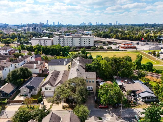 5841 Darling Street C, Houston, TX 77007