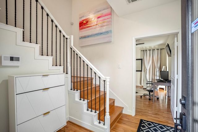 5841 Darling Street C, Houston, TX 77007