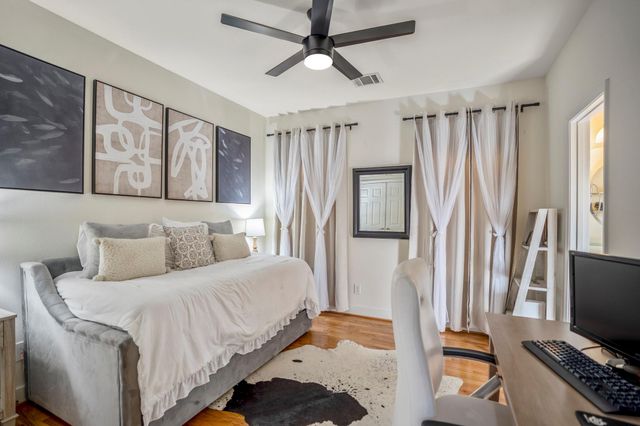 5841 Darling Street C, Houston, TX 77007