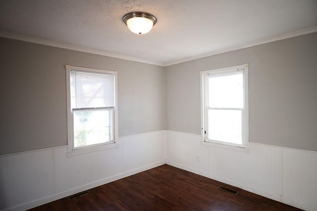 2074 N Columbia Avenue, Springfield, MO 65803