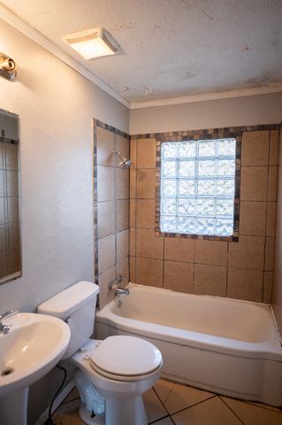 2074 N Columbia Avenue, Springfield, MO 65803