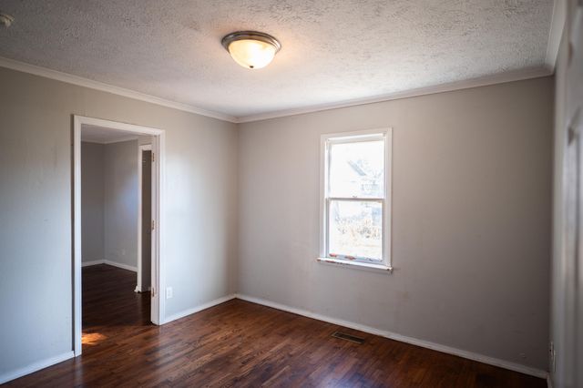 2074 N Columbia Avenue, Springfield, MO 65803