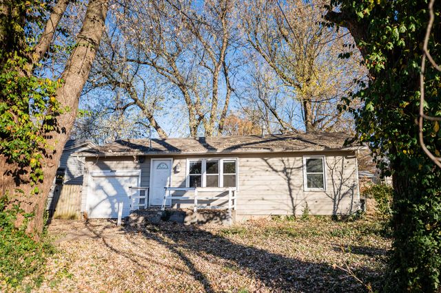 2074 N Columbia Avenue, Springfield, MO 65803