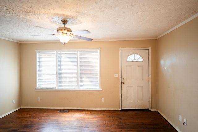 2074 N Columbia Avenue, Springfield, MO 65803