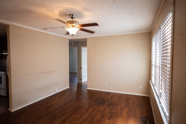 2074 N Columbia Avenue, Springfield, MO 65803