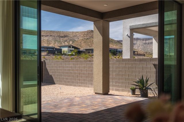 11033 Concord Valley Drive, Las Vegas, NV 89135