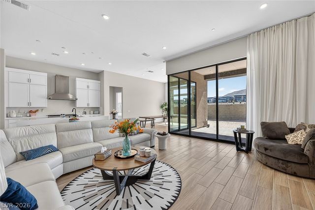 11033 Concord Valley Drive, Las Vegas, NV 89135