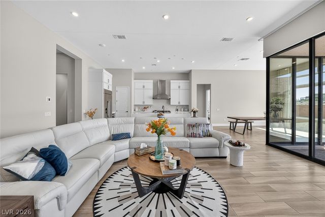 11033 Concord Valley Drive, Las Vegas, NV 89135