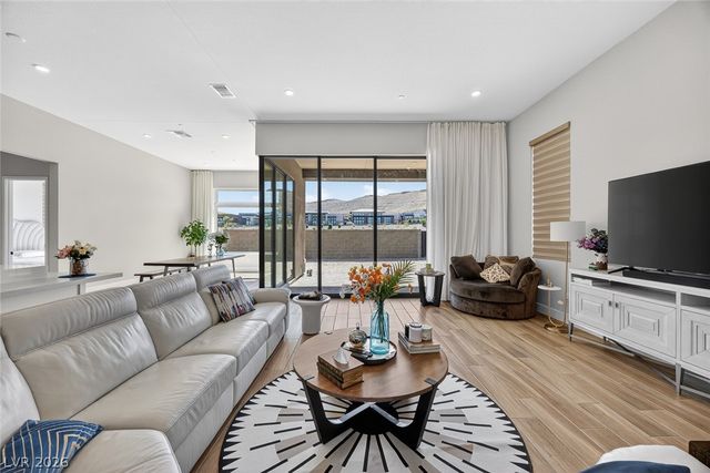 11033 Concord Valley Drive, Las Vegas, NV 89135