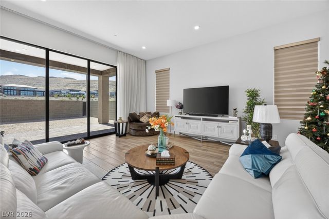 11033 Concord Valley Drive, Las Vegas, NV 89135