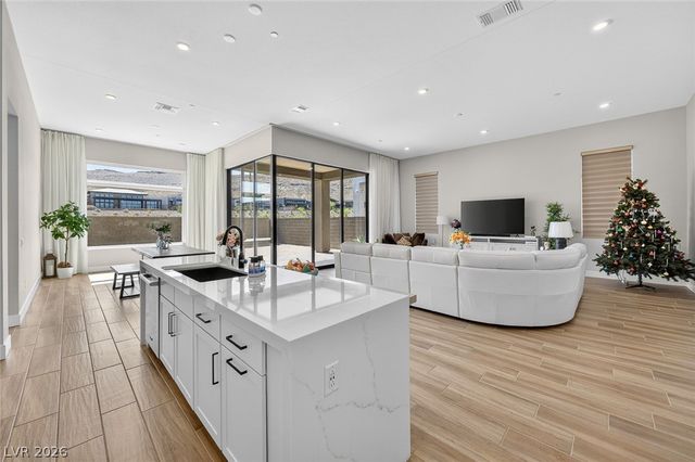 11033 Concord Valley Drive, Las Vegas, NV 89135