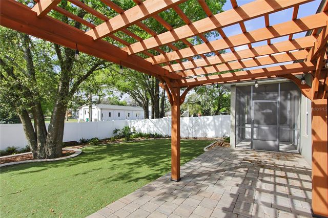 420 SPRING POND LANE, Mount Dora, FL 32757