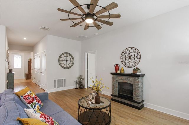 420 SPRING POND LANE, Mount Dora, FL 32757