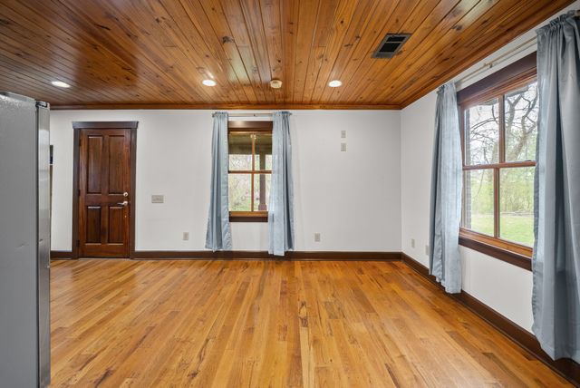 549 Swan Ave, Hohenwald, TN 38462