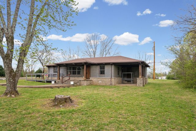 549 Swan Ave, Hohenwald, TN 38462