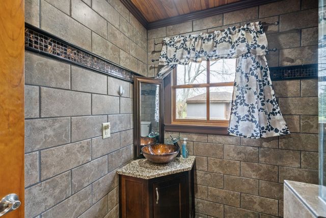 549 Swan Ave, Hohenwald, TN 38462