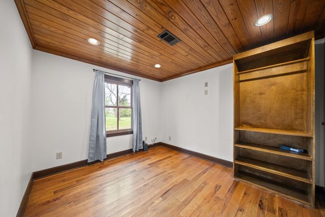 549 Swan Ave, Hohenwald, TN 38462