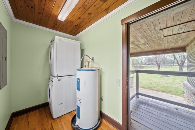 549 Swan Ave, Hohenwald, TN 38462