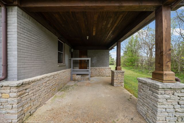 549 Swan Ave, Hohenwald, TN 38462