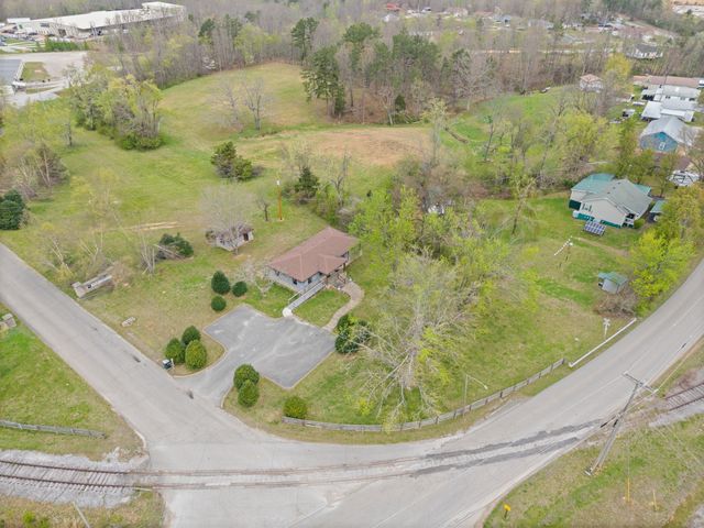 549 Swan Ave, Hohenwald, TN 38462