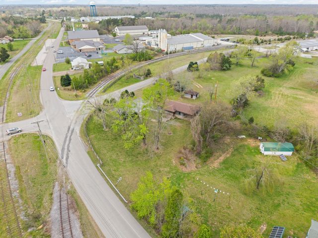549 Swan Ave, Hohenwald, TN 38462