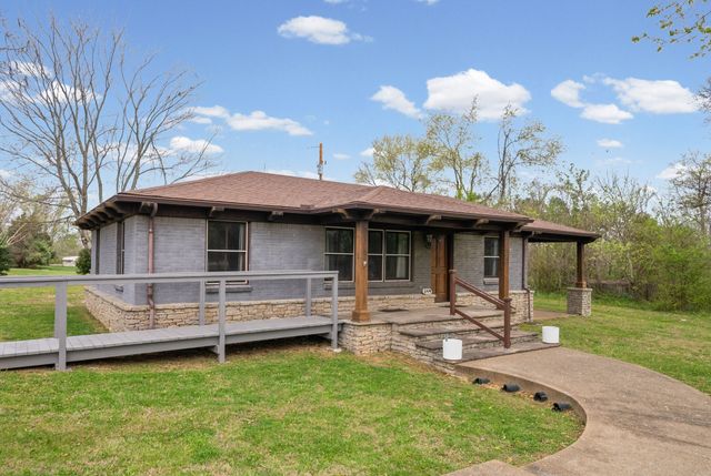 549 Swan Ave, Hohenwald, TN 38462